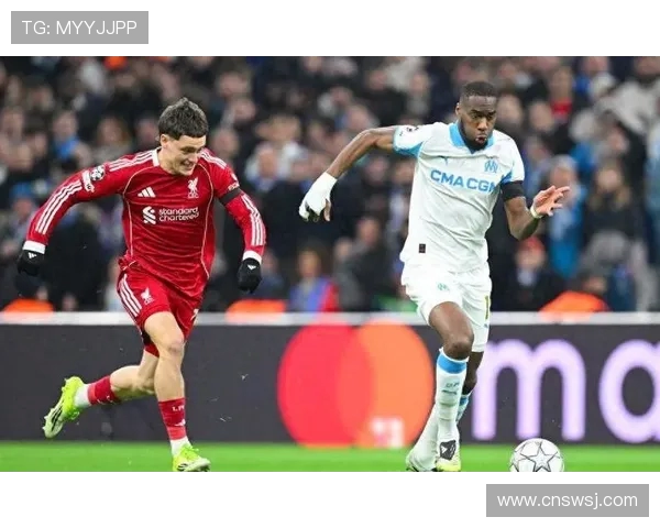 五大联赛顶级俱乐部竞争激烈，欧冠赛场再现豪门对决的全新局面